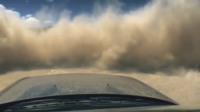 ویدیویی از روی سقف یک خودروی Dodge Challenger با صفر تا صد  3ر6 ثانیه