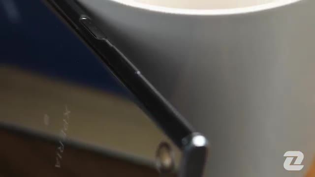 ‫بررسی ویدیویی سونی اکسپریا ایکس زد پریمیوم / Sony Xperia XZ Premium Review‬‎
