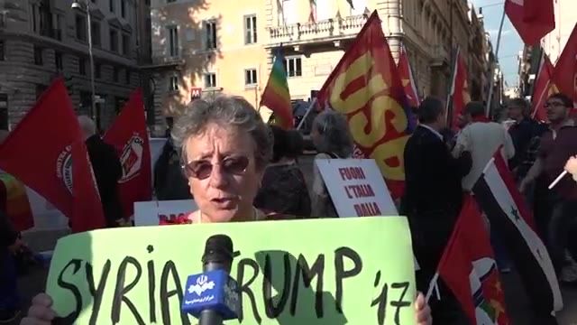 تجمع اعتراضی ایتالیایی ها ضد سیاستهای جنگ طلبانه آمریکا