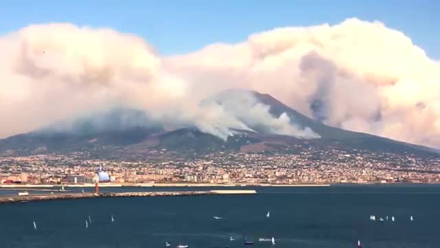 ‫آتش سوزی در جنگل های ایتالیا‬‎