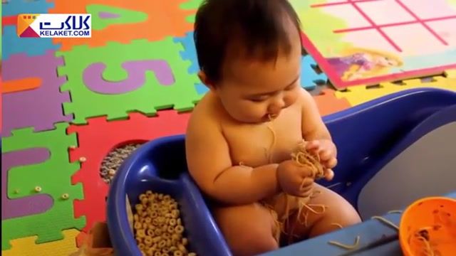 صحنه های خنده داری از خوراکی خوردن بچه ها