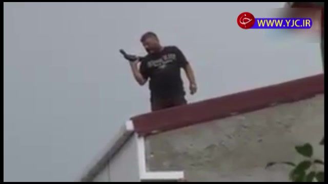 محاصره مرد مسلح در بالای پشت بام توسط نیروهای ویژه پلیس استانبول