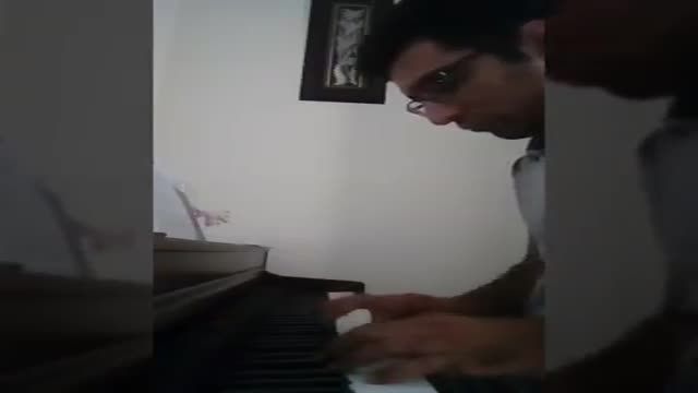 ‫ملودی پیانو داریوش دنیای این روزای من - darioush donyaye in roozaye man piano melody‬‎