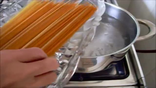 ‫کوکو اسپاگتی Kookoo Spaghetti‬‎