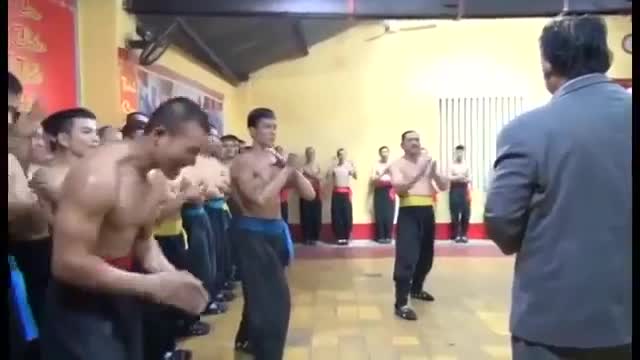 Kung Fu Master Unbelievable Self Defense Skills - استاد کنگ فو با مهارت باور نکردنی