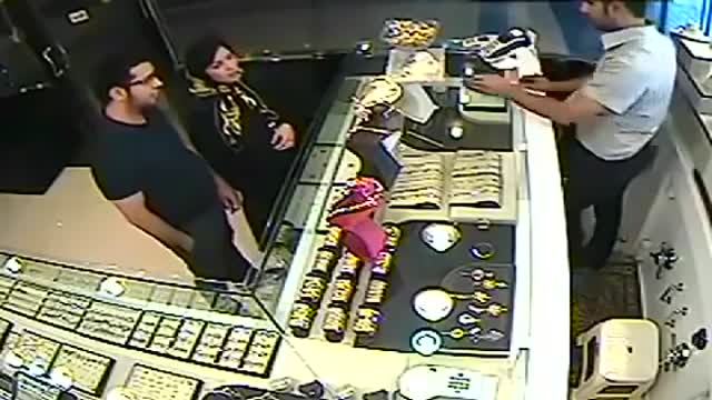 ‫سرقت از طلا فروشی - فیلم گرفته شده توسط دوربین های مداربسته‬‎