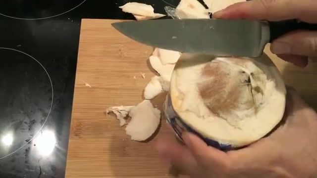 How To Open a Young Coconut - آموزش باز کردن و خوردن و نوشیدن نارگیل تازه