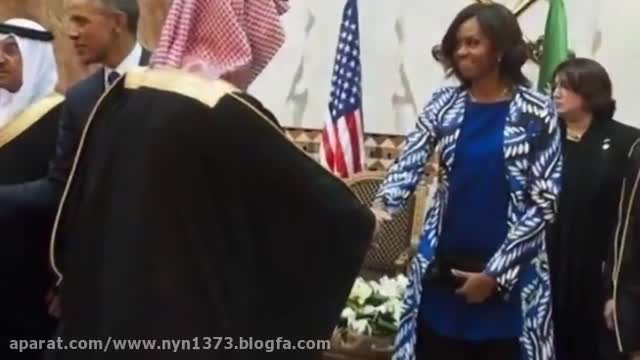 دست دادن و روبوسی زنان با پادشاه بی دین عربستان (ملک سلمان)