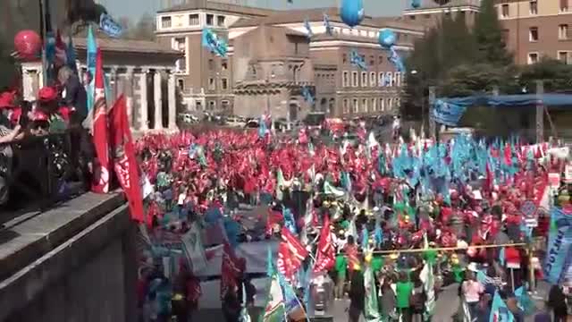 ‫تظاهرات اعتراض آمیز نظافتچی‌ها در رم‬‎