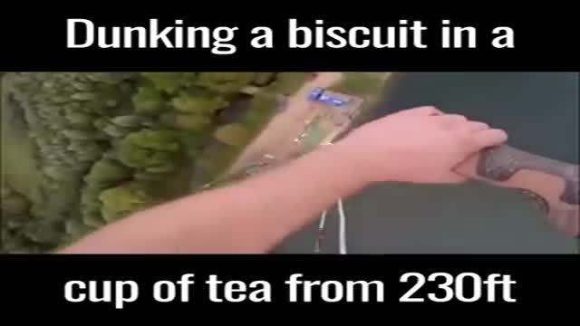 ‫بانجی جامپینگ از ارتفاع 73 متری ، برای فرو کردن بیسکوییت داخل چای !‬‎