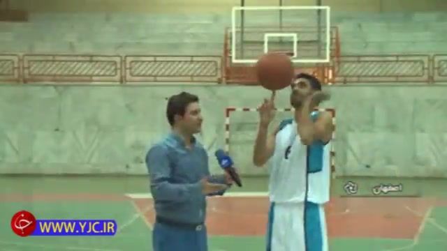 رکورد چرخش 2 ساعته توپ روی انگشت توسط ورزشکار اصفهانی