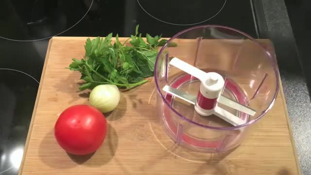 ‫آموزش سالاد شیرازی در سه سوت - How To Make Very Easy Shirazi Salad‬‎