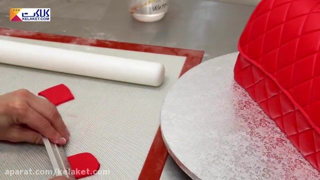 آموزش تزیین کیک های خانگی با مدل کیف دستی زنانه با استفاده از خمیر فوندانت