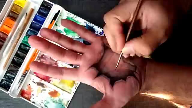 incredible hand painting نقاشی شگفت انگیز روی دست