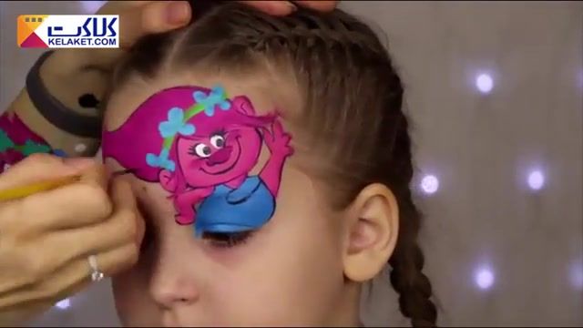 آموزش نقاشی روی صورت کودکان: نقاشی یک اسمورف بامزه برای دختر بچه ها 