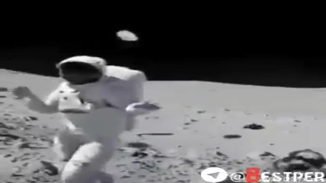 ‫اولین فضانورد ایرانی که به کره ماه پا گذاشت‬‎