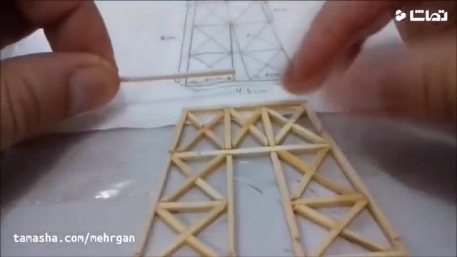 آموزش مرحله به مرحله درست کردن طرح برج ایفل با استفاده از چوب کبریت 