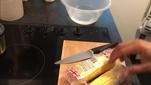 How To Grill Corn On The Cob - آموزش کباب کردن بلال روی زغال