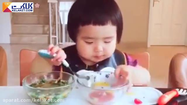 ماشالله  به این اشتها !!!  ویدیویی بامزه از غذا خوردن کودک
