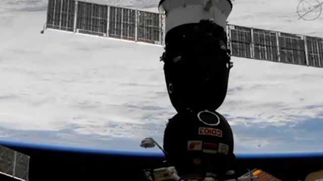 تماشای فرود فضانورد 60 ساله ایتالیایی بر روی کره زمین