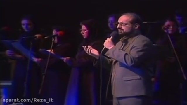 محمد اصفهانی و اجرای زنده ی ترانه ی پشت دریا