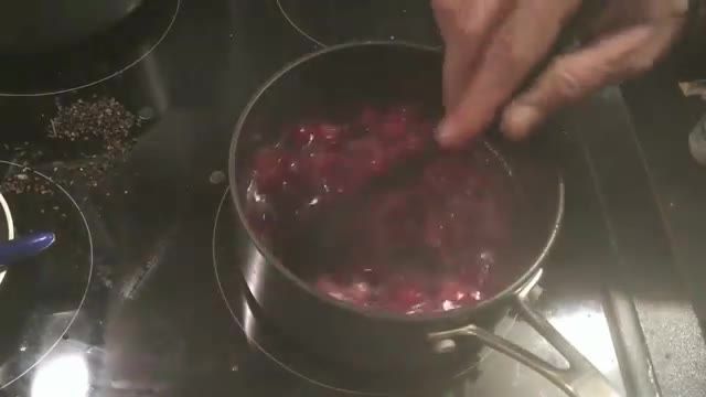 How To Make Cranberry Sauce - آموزش درست کردن سُس کرنبری