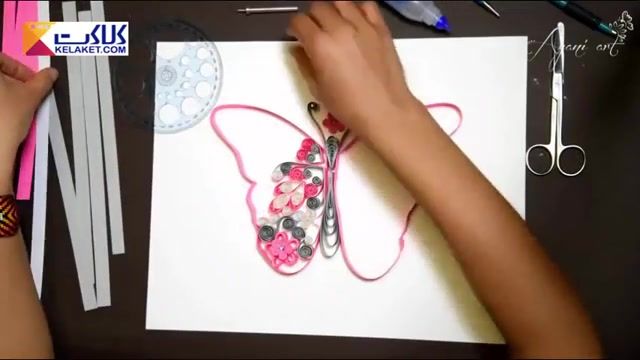 آموزش کوییلینگ: ساختن پروانه ایی که داخل بال های آن با گل و بوته و جقه پر میشود