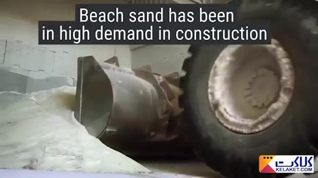 دستگاهی نوین , که از بطری ها برای درست کردن شن ساحلی استفاده می کند