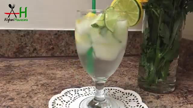 How to garnishing soda with Lemon[تهزین نوشابه با لیمو]