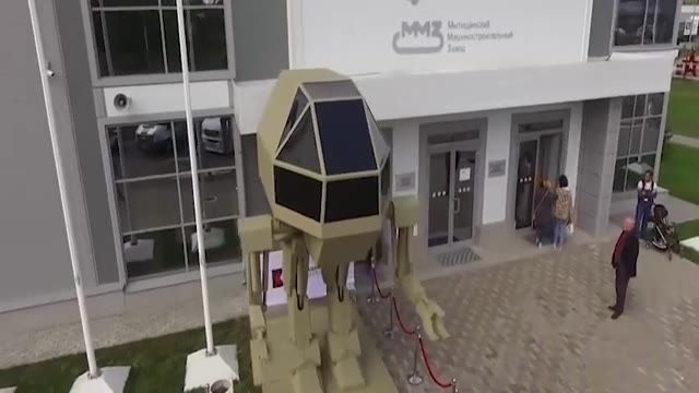 اسلحه سازی کلاشنیکف از سلاح رباتیک جدید خود "ربات طلایی قاتل" رونمایی کرد!!!