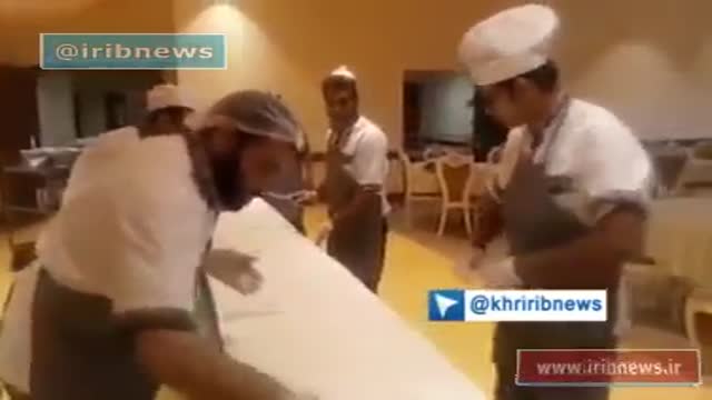 ‫مراحل تولید کیک یک تنی در بیمارستان امام رضای مشهد درروز میلاد امام رضا (ع)‬‎