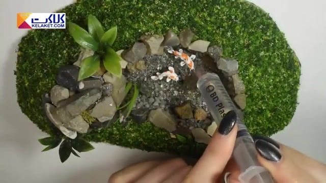 آموزش درست کردن یک حوضچه مینیاتوری با ماهی های کوی کوچک با خمیر پلیمر و چسب 