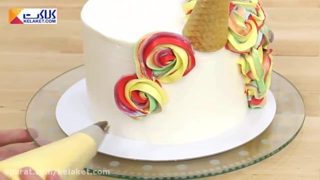 چطوری یک کیک رنگی رنگی و خوشمزه درست کنیم؟