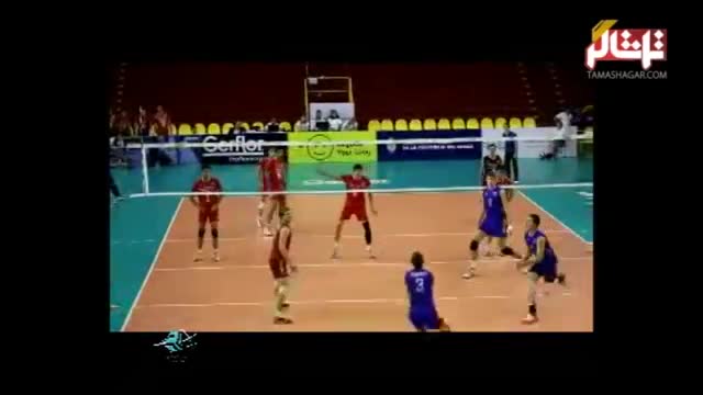 ‫تماشاگر //  نشان برنز برگردن والیبالیست های نوجوان ایران‬‎