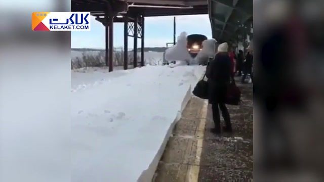 وقتی قطار مسافربری برف روبی می کند!!