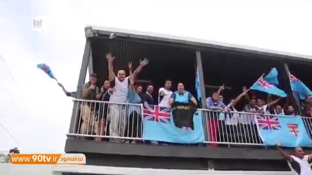‫جشن و شادی هواداران فیجی پس از کسب اولین مدال المپیک‬‎