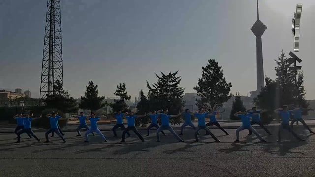 رقص آذری گروهی تیم آیلان به سرپرستی توحید حاجی بابایی در پارک پردیسان تهران
