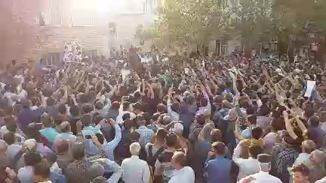 اجتماع پرشور مردم بجنورد در استقبال از دکتر احمدی نژاد 28 تیر 97