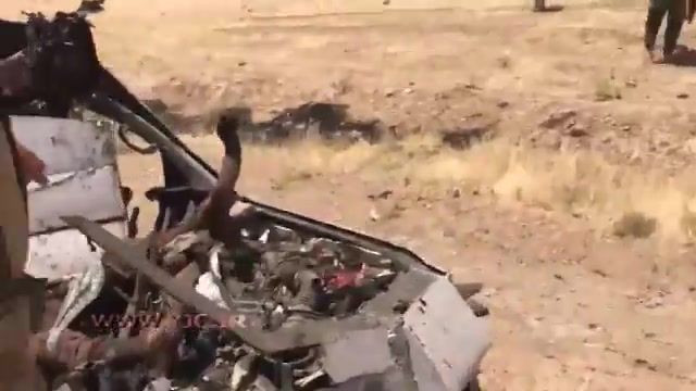انهدام خودروی زرهی تروریست‌های تکفیری داعش در البدیا