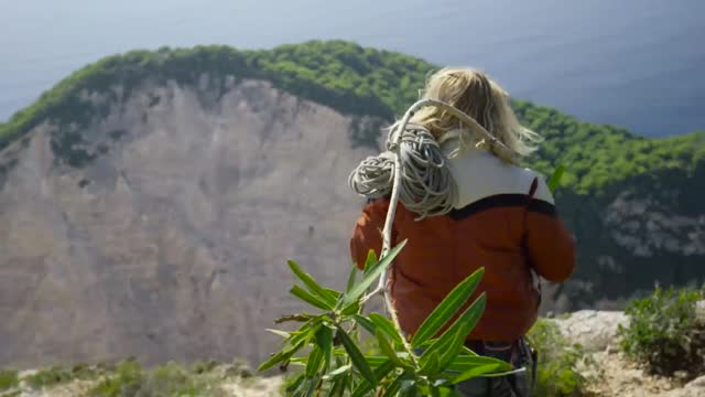 راپ سویینگ ، تاب خوردن با طناب در بین صخره ها و ارتفاعات