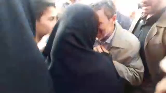 بانوی بجنوردی (97/4/28) : آقای احمدی نژاد ! جوانها را نجات بدهید