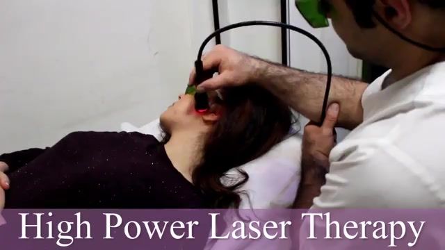 لیزر درمانی مفصل فک در فیزیوتراپی آرامش سعادت آباد