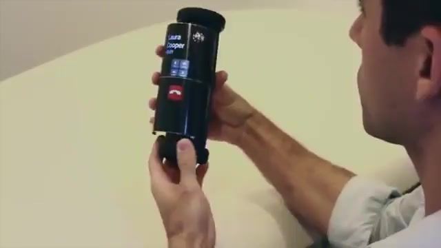 ساخت اولین تبلت دنیا که قابلیت لوله شدن دارد - تبلت MagicScroll لمسی انعطاف پذیر