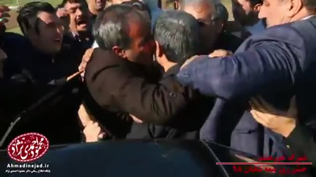 استقبال پرشور مردم تاکستان از دکتر احمدی نژاد: احمدی باغیرت، تنها امید ملت
