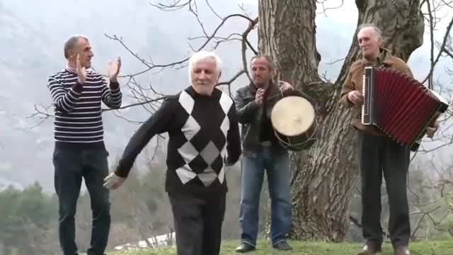 رقص سنتی پیرمردها