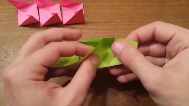 آموزش متفاوت و جالب اوریگامی ساخت مکعب های رز کاغذی