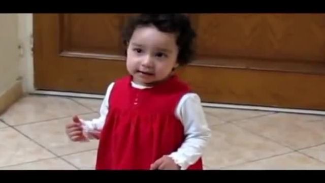 خواندن بامزه کودک خردسال ایرانی با سرود ای ایران