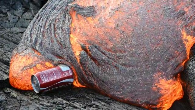 مقایسه جالب بین دوربین ها در زمان بلعیده شدن کوکا توسط گدازه های آتشفشان