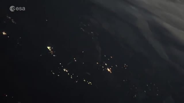 کلیپی دیدنی از لحظه پرتاب فضاپیمای "پروگرس" از فضا