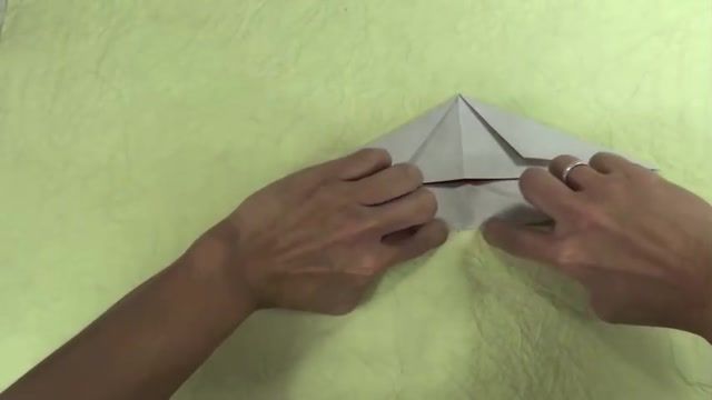 کلیپ ویدیویی بسیار ساده و سریع ساخت قایق کاغذی
